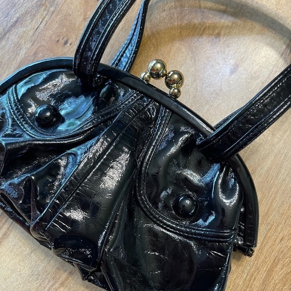 Shiny Black Purse! - Picture 2 of 6